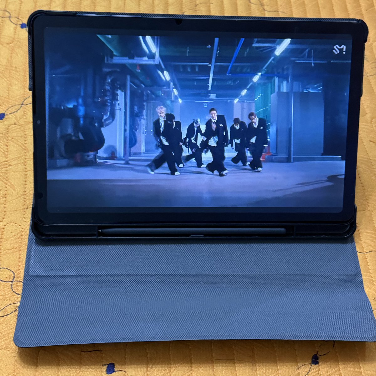 앙 할머니집에서 삐그덕 틀어놓고 춤추기~🕺🏻