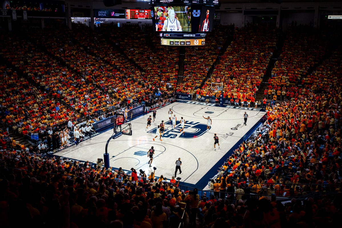 “I can’t even describe what we had to endure and then play in front of. The loudest gym I’ve probably been in.” - Penny Hardaway on The Spectrum

#AggiesAllTheWay 🤘🏽‼️