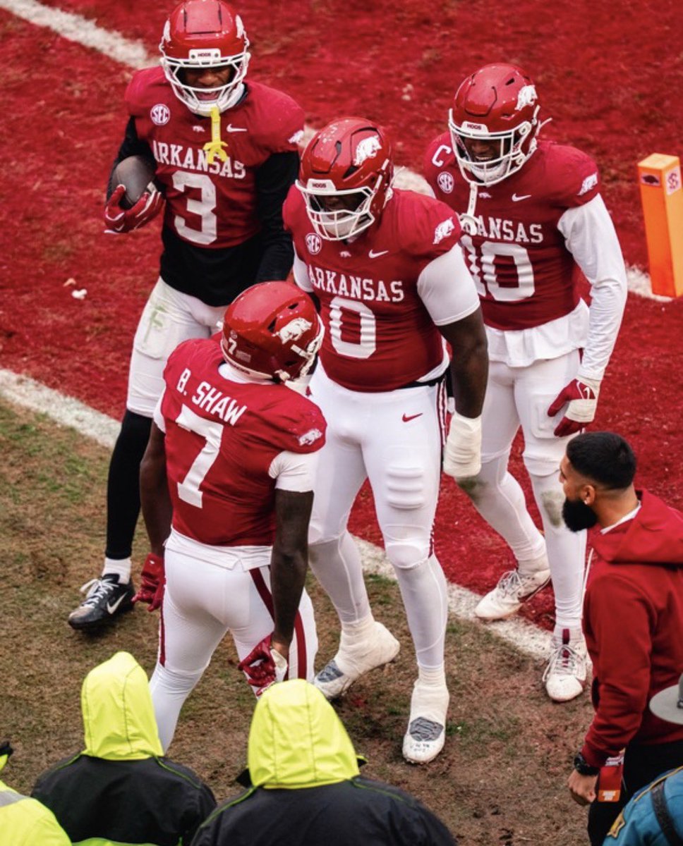 jaderianjones_'s tweet image. #AGTG I’m blessed to receive an offer from Arkansas!! 
@KynjeeCotton @RazorbackFB @SOCFootball1 @coach_traylor @oakcliffboi @ChadSimmons_ @MikeRoach247 @adamgorney