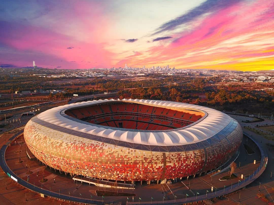 J. Cole will perform his first ever stadium concert on December 12th, at the FNB Stadium in Johannesburg, South Africa 🔥🇿🇦

The venue can hold up to 70K spectators for concerts.