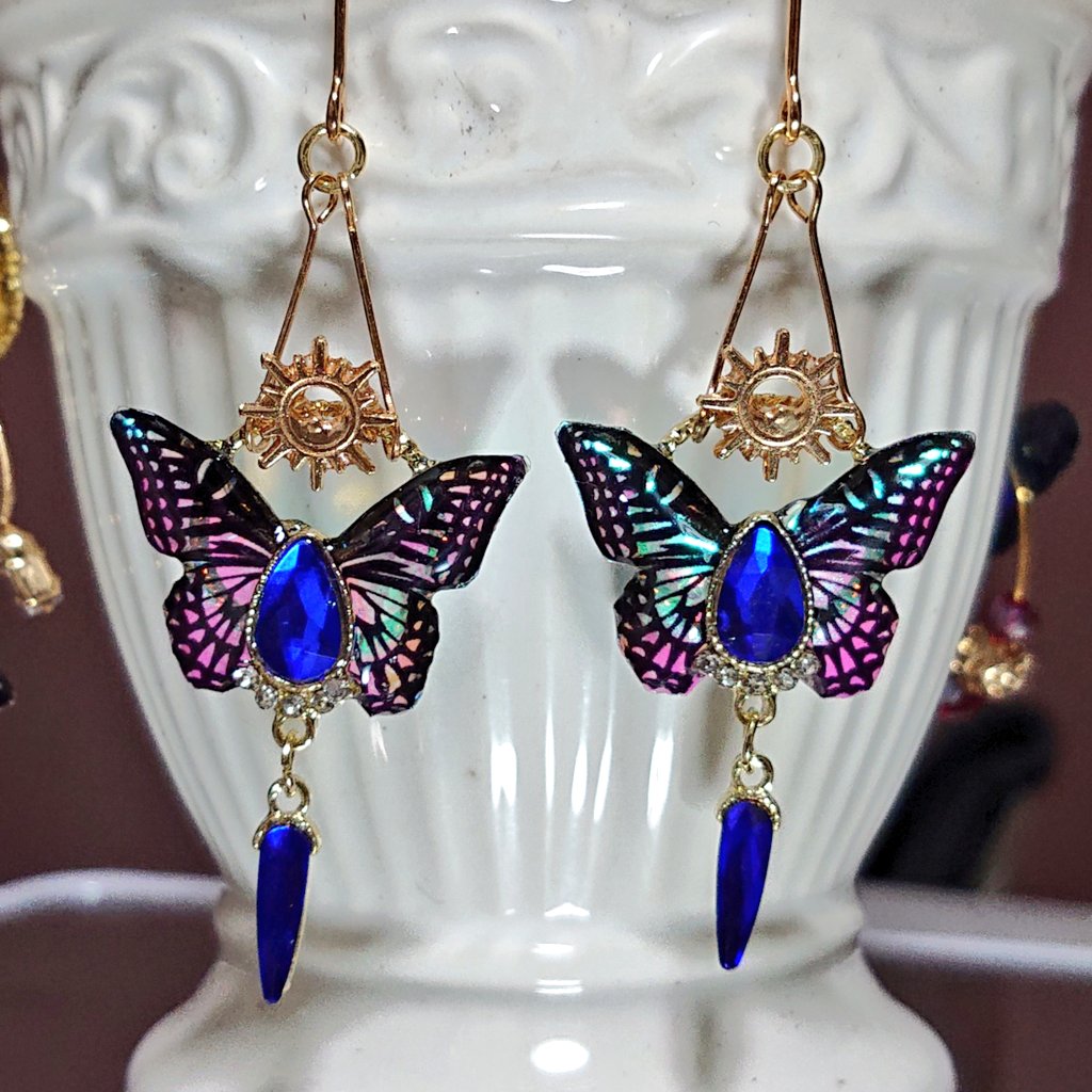 『みんなでシェア☆企画展vol.169』参加させて頂きます✨

Sogni e Magia～夢と魔法をあなたへ〜

オリジナルキャラクターグッズとファンタジーかわいいアクセサリーをお届けしております🪄︎︎◝✩
関東のイベントで活動中です！

𝑻𝒉𝒂𝒏𝒌𝒔 <a href="/Lupopo_cafe/">*LUPOPO cafe&gallery* 三軒茶屋の糖質オフのケーキ専門カフェとハンドメイドのお店</a> さま✨