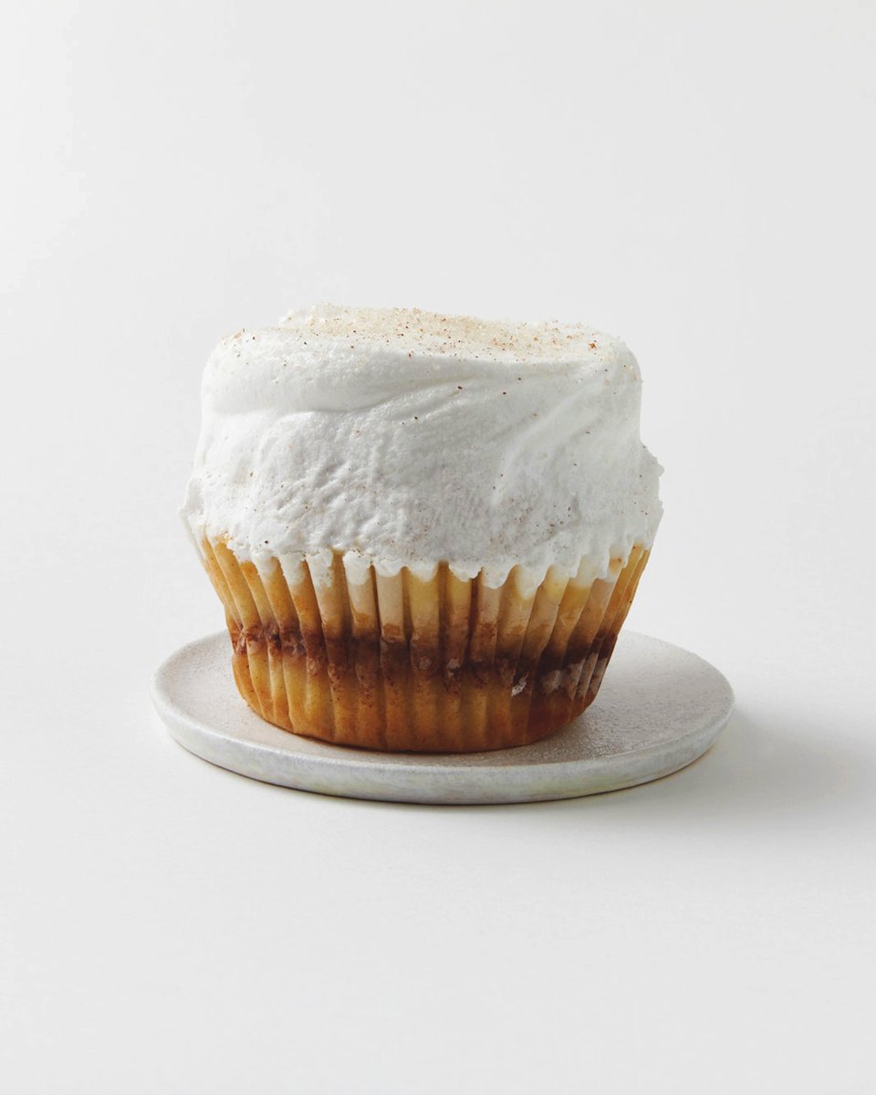 🍩 + 🧁 = 😍 all week long! Cinnamon Sugar Donut Cupcake is a cinnamon sugar cupcake with cinnamon sugar swirl topped with meringue icing and a dusting of cinnamon sugar. Available daily as our #CupcakeOfTheWeek until 03/01. #MBakery #BakedFreshDaily
