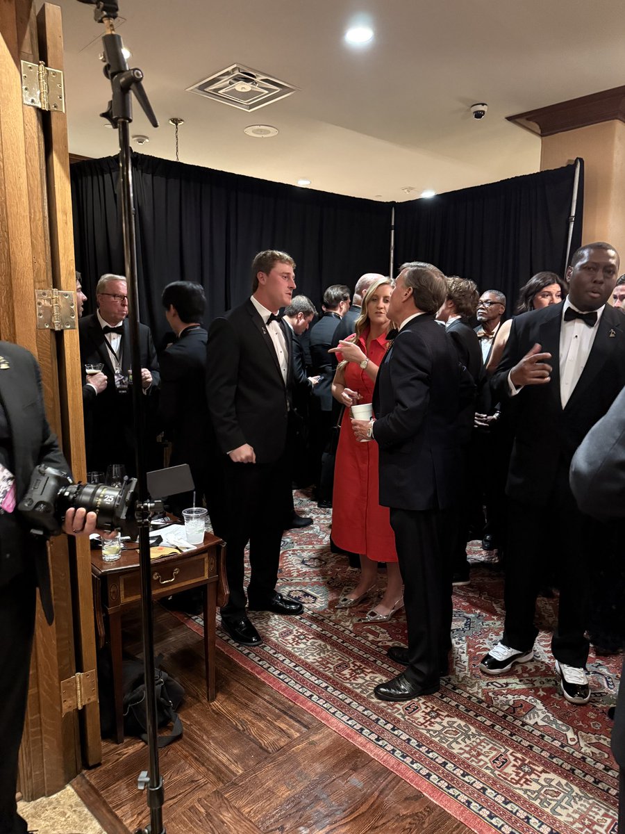 Davey O'Brien National Quarterback Award tweet media