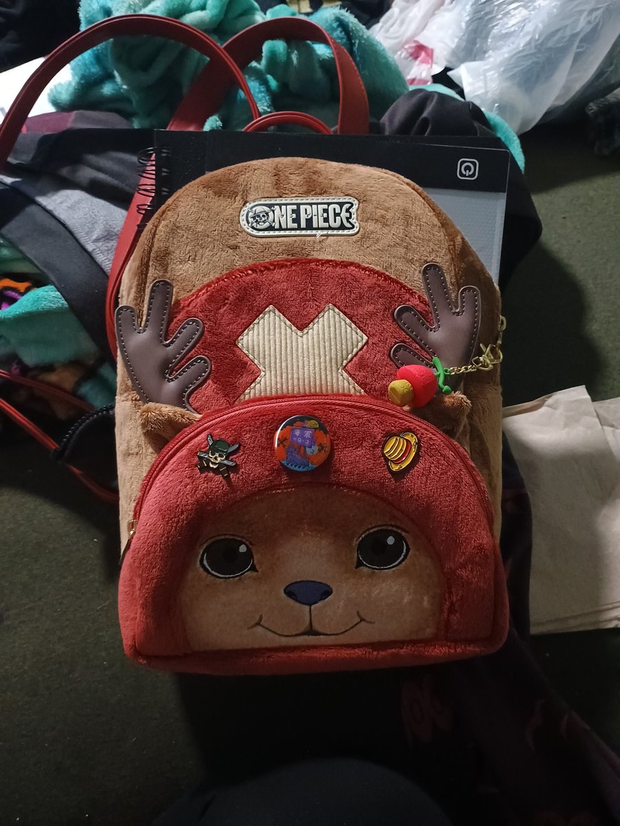 jade_gerena's tweet photo. @OPMerchandise Our Walmart only had 2 an I just had to get him it's so freaking soft https://t.co/NtsvczGQor