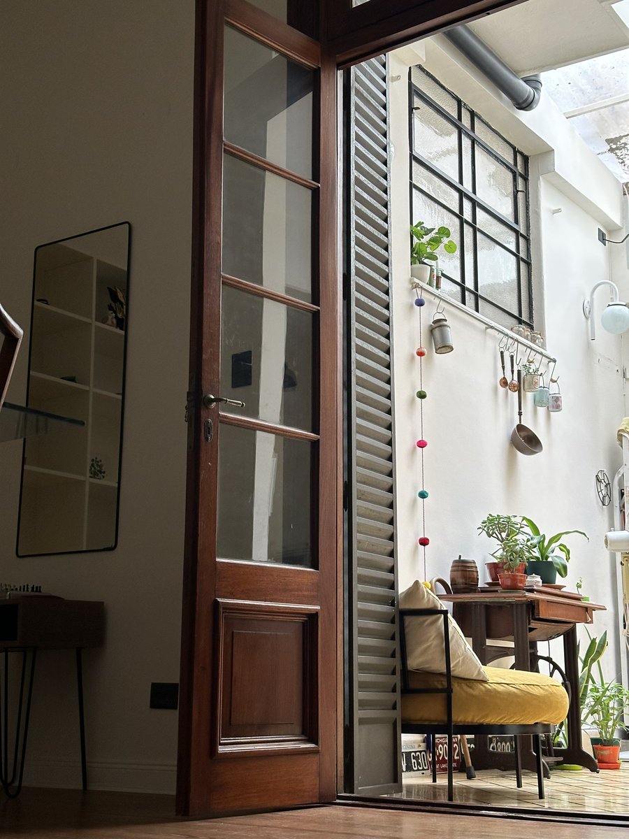 Vivan las puertas de madera y las celosías