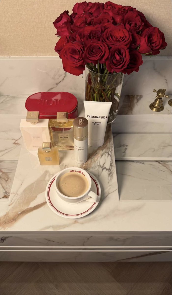 جاني مثل ما أودّه جية الرّوح للروح .