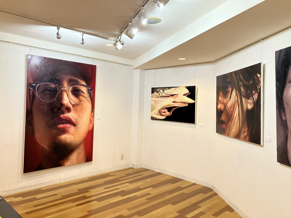 UPSTAIRS_G's tweet image. 【本日最終日】18:30まで開催となります。ぜひご来場ください。

作品展「 Portrait 」

主催：田辺朔葉 ・ 布留川颯
@tanabemotoha 
@Hayate_Furukawa 

#代官山
#gallery
#二人展
#油絵
#油画