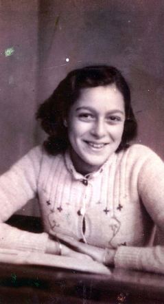 17 February 1928 | Dutch Jewish girl, Marianna Sara Ferares, was born in Amsterdam.

She was deported to #Auschwitz from #Westerbork in September 1943. She did not survive.
---

📖The fate of Jews deported from the German-occupied Netherlands to Auschwitz: lekcja.auschwitz.org/32_en/