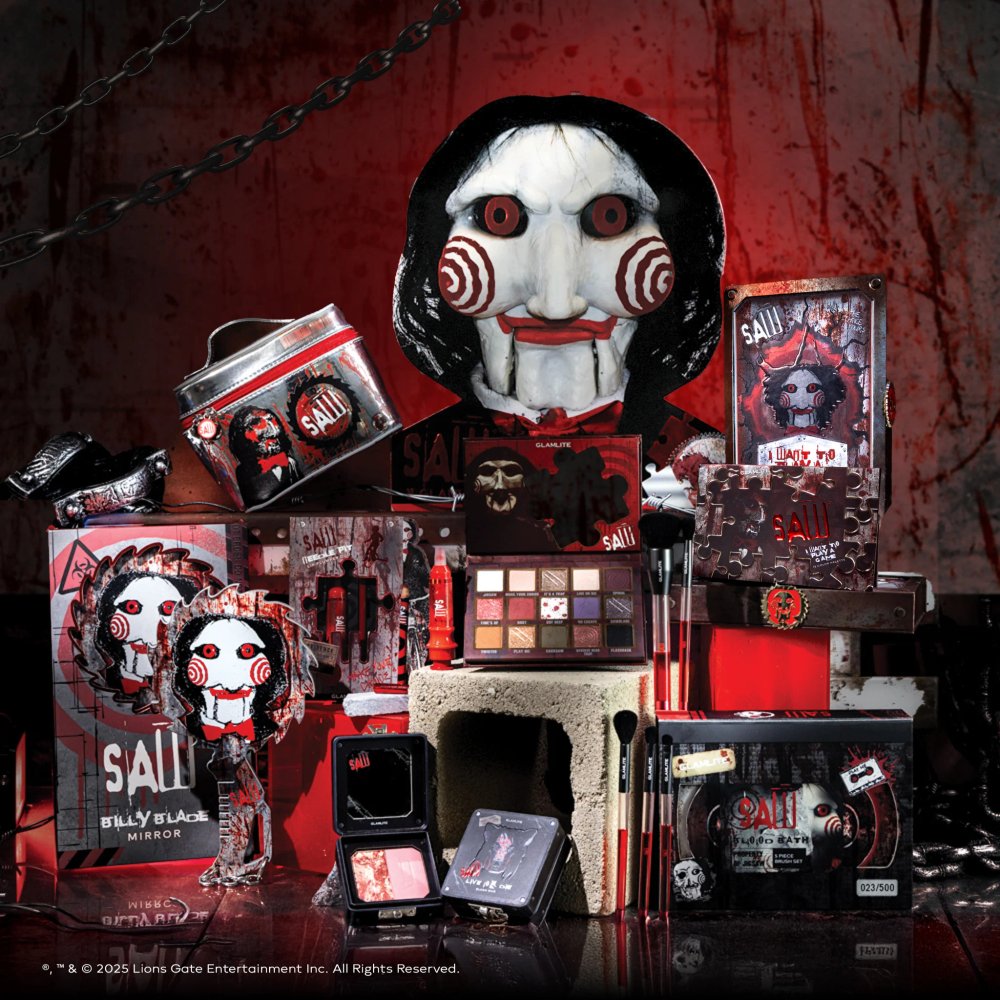 BeserkClothing's tweet image. I want to play a game..... SAW x GLAMLITE IS HERE! 💉🩸

beserk.com.au/collections/gl…

We've got the whole range - the Makeup bag, Billy Blade Mirror, Blush Duo, Lip Kit, Bloody Brush Set and of course the killer Palette! 😍

MAKE YOUR CHOICE... or miss out! 🧩 #horrormovie #beserk