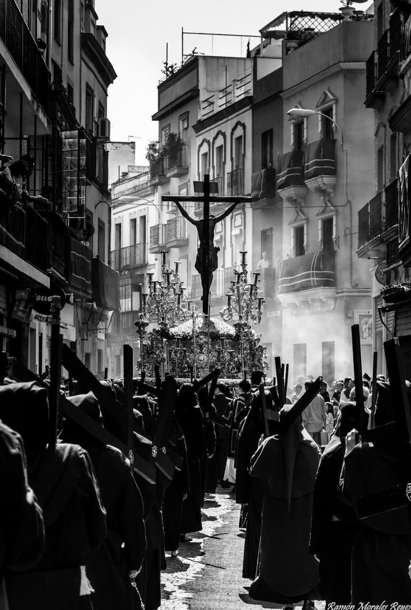 Catholic_bro's tweet image. Mardi Gras finit, la Croix commence