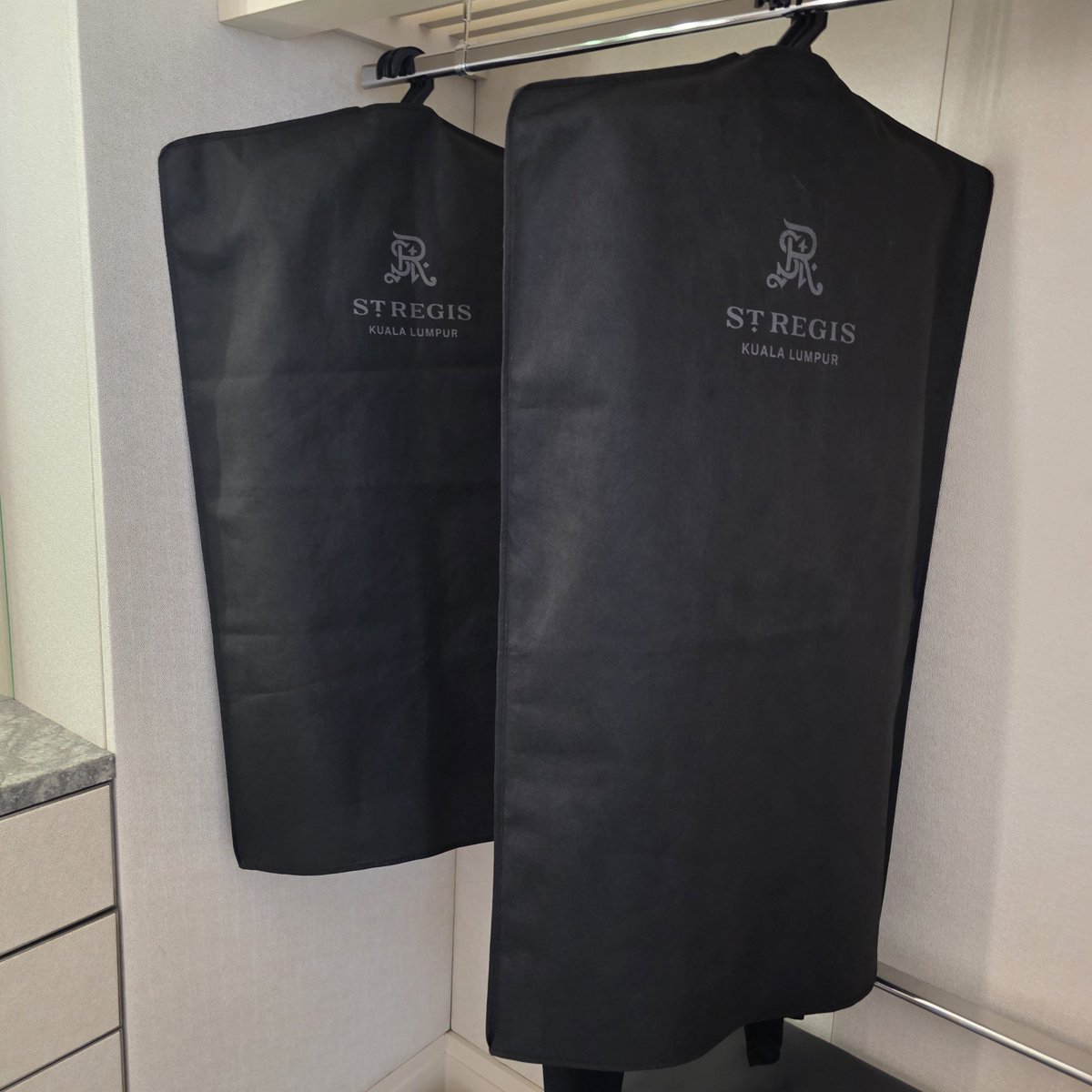 Luxury Stays for Less tweet media