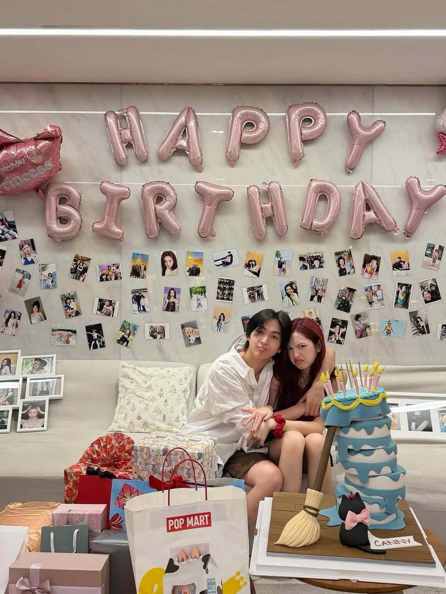 picbaemon's tweet image. Chiquita’s 17th birthday with her brother Copper and her family.