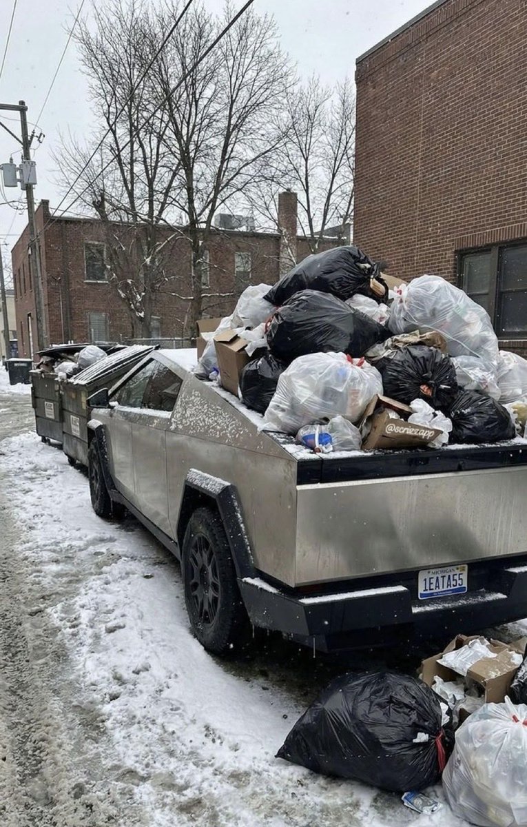 When people mistake your Tesla for a dumpster 😭