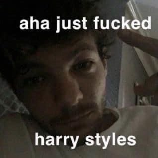 tpwklosah__'s tweet image. Você se finge demais, não era você que tava curtindo essa foto aqui outro dia? Eu não digo é nada