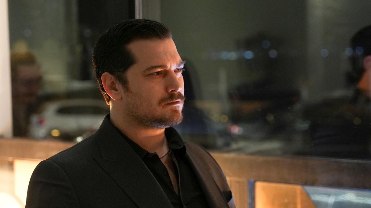 Çağatay Ulusoy’un Eşref Tek’e hayat verdiği, Eşref Rüya dizisinin 33. bölüm görselleri yayınlandı. #EşrefRüya 33. bölümüyle yarın akşam saat 20:00’de KanalD’de!