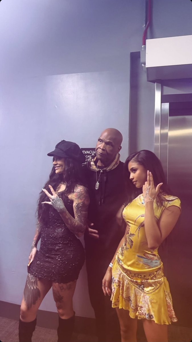 Tyla with Kehlani and Big Boy backstage at the #LittleMissDramaTour