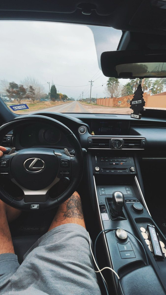 bblackhammerr's tweet photo. RT if you’d be my passenger princess 👸 

#wataa #latino #956NSFW #956valley #nsfw https://t.co/hnC0f3n3Lm