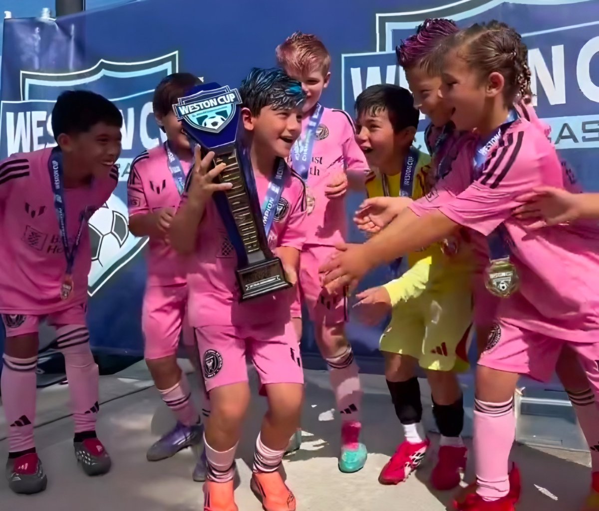 Messi's reaction on Ciro winning the Weston Cup. 🔥🤩