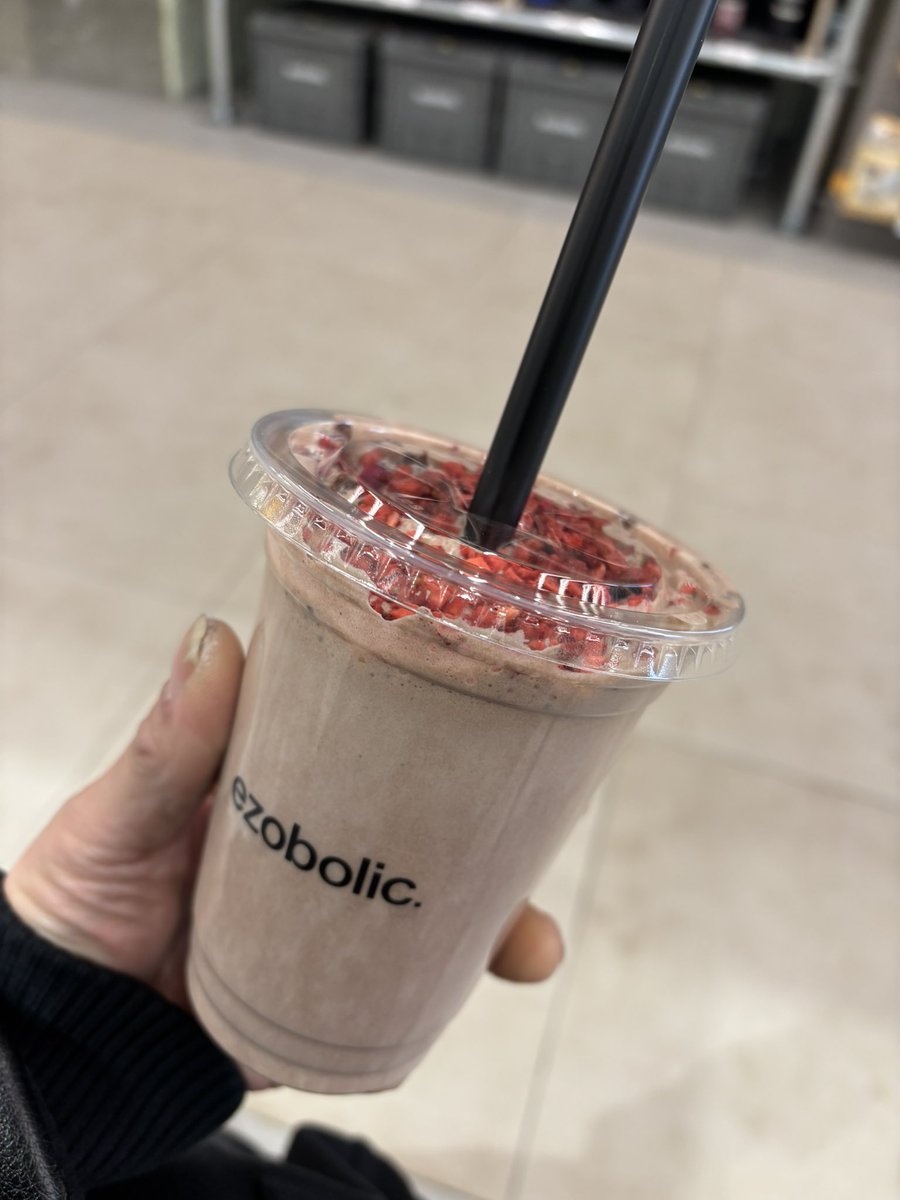 HOKT20's tweet photo. エゾボリックの
チョコレートベリースムージー美味かった！ https://t.co/FkQiJXjQTC