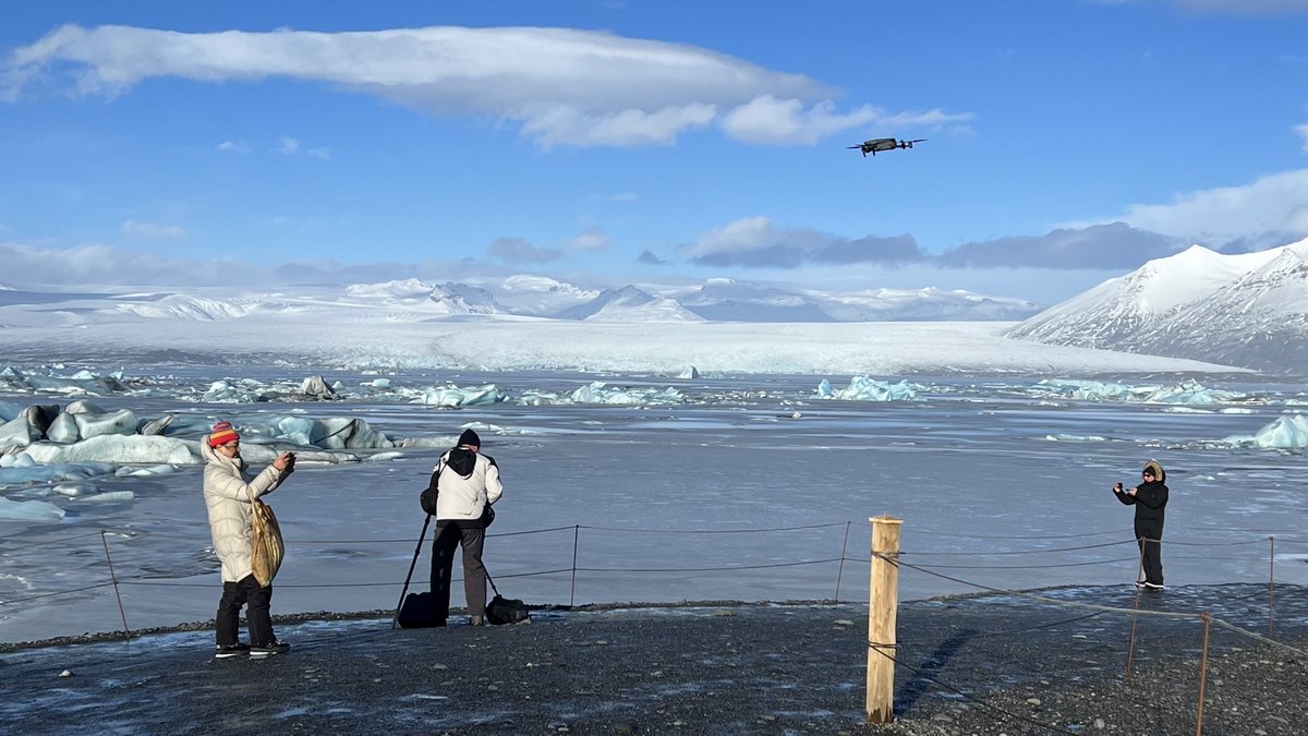 wapple15's tweet image. A 3 parter here as this woman’s total disregard for the #TuttingTypography was quite astonishing. Have to figure there was a language barrier…maybe only English speakers supposedly do dumb stuff in Iceland. 😆#PMJWeeklyChallenge