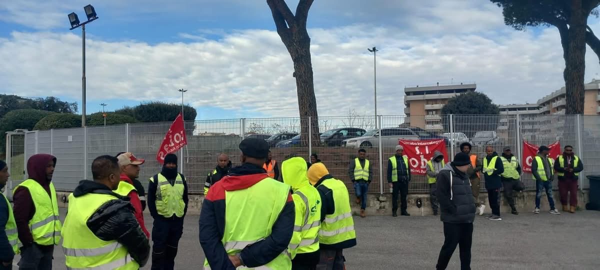 si_cobasnaz's tweet photo. Strikes at #peroni di #Roma
#sicobas strike again!!
Link
https://t.co/PYas21rfm3 https://t.co/iyB3v1tp9N