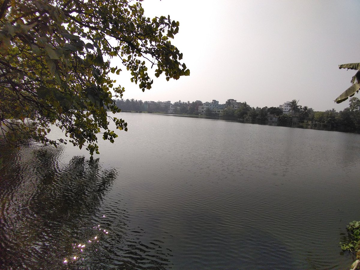 I'm afraid of both water and beautiful women , because I don't know how to swim . 😊