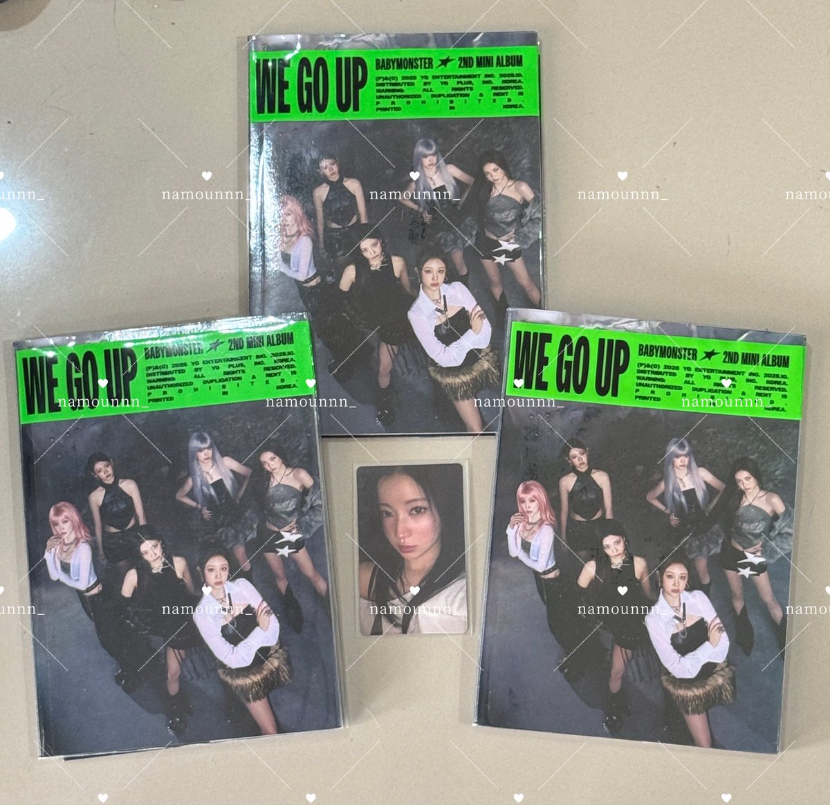 namounnn_'s tweet photo. 𝑮𝒊𝒗𝒆𝒂𝒘𝒂𝒚 𝟏𝟎𝟎𝟎 𝑭𝒐𝒍𝒍𝒐𝒘𝒆𝒓! !⚡️

ครั้งนี้แจกทั้งหมด 4 อย่าง  
♡̶ บั้มเปล่า We ver. 3คน 
♡̶ การ์ดอาสะ 1 คน 

🌻กติกา🌻
- รีทวิต+เป็น ลค.ที่เคยซื้อขายกันมา 1 ชิ้นขึ้นไป
- 1 คน 1 รางวัล (ไม่ต้องออกค่าส่ง) 

🤍ประกาศผู้ที่ได้รางวัล 19/02 เวลา 20:00 น.ค้าบ 
#ตลาดนัดbabymonster #ตลาดนัดเบม่อน