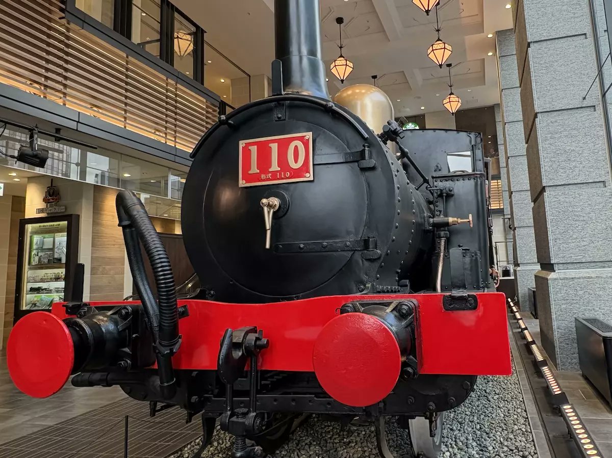 桜木町駅、実は日本初の鉄道駅だったこと、知っていましたか。 駅直結