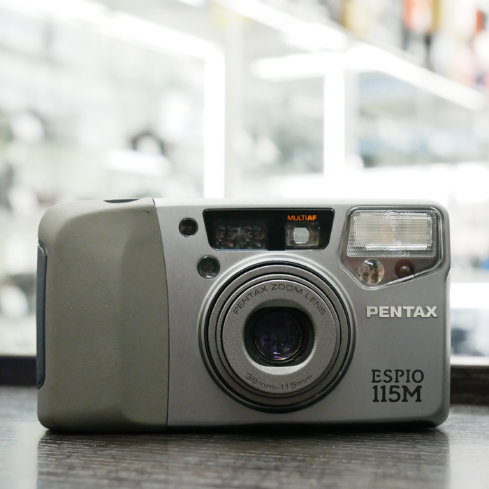 champcamera's tweet photo. PENTAX #ESPIO115M ￥14,800 by #たまプラーザ 店

38～115mmのズームレンズを搭載し、星空や花火などの撮影に役立つバルブ撮影モード、5点AFなど高機能なコンパクト #フィルムカメラ です！これだけの機能を持ちながらサイズはPENよりわずかに大きいぐらいです！初めての方にもおススメな一台です！

#田園都市線
https://t.co/ddkTRMj68o