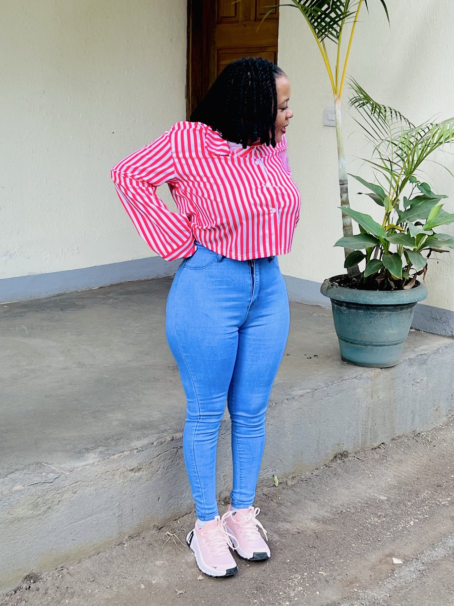 Proverb 31 woman tweet media