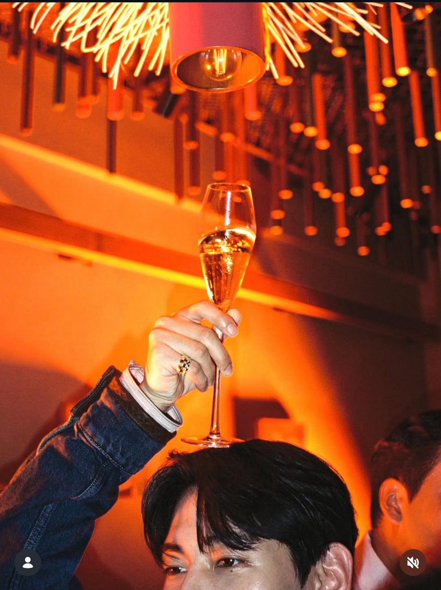 อะไรใหม่ๆมาก😆🥂
#BamBamxLVMonogram130 
#BamBam <a href="/BamBam1A/">BamBam</a>