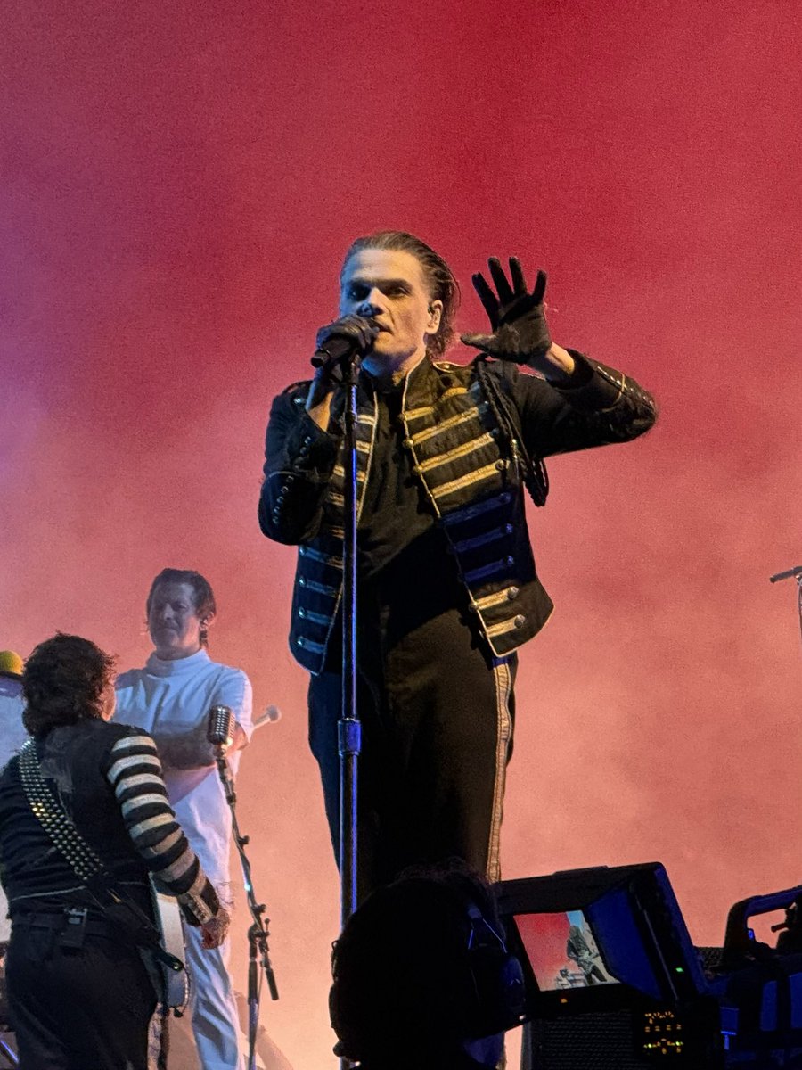 deathbat____'s tweet photo. Por segunda vez pude ver a mi banda favorita en vivo 🖤❤️gracias vida

#MCRMEXICO #MCR #FrankIero #Gerardway #MikeyWay #RayToro https://t.co/4LWuKoJ0Qj