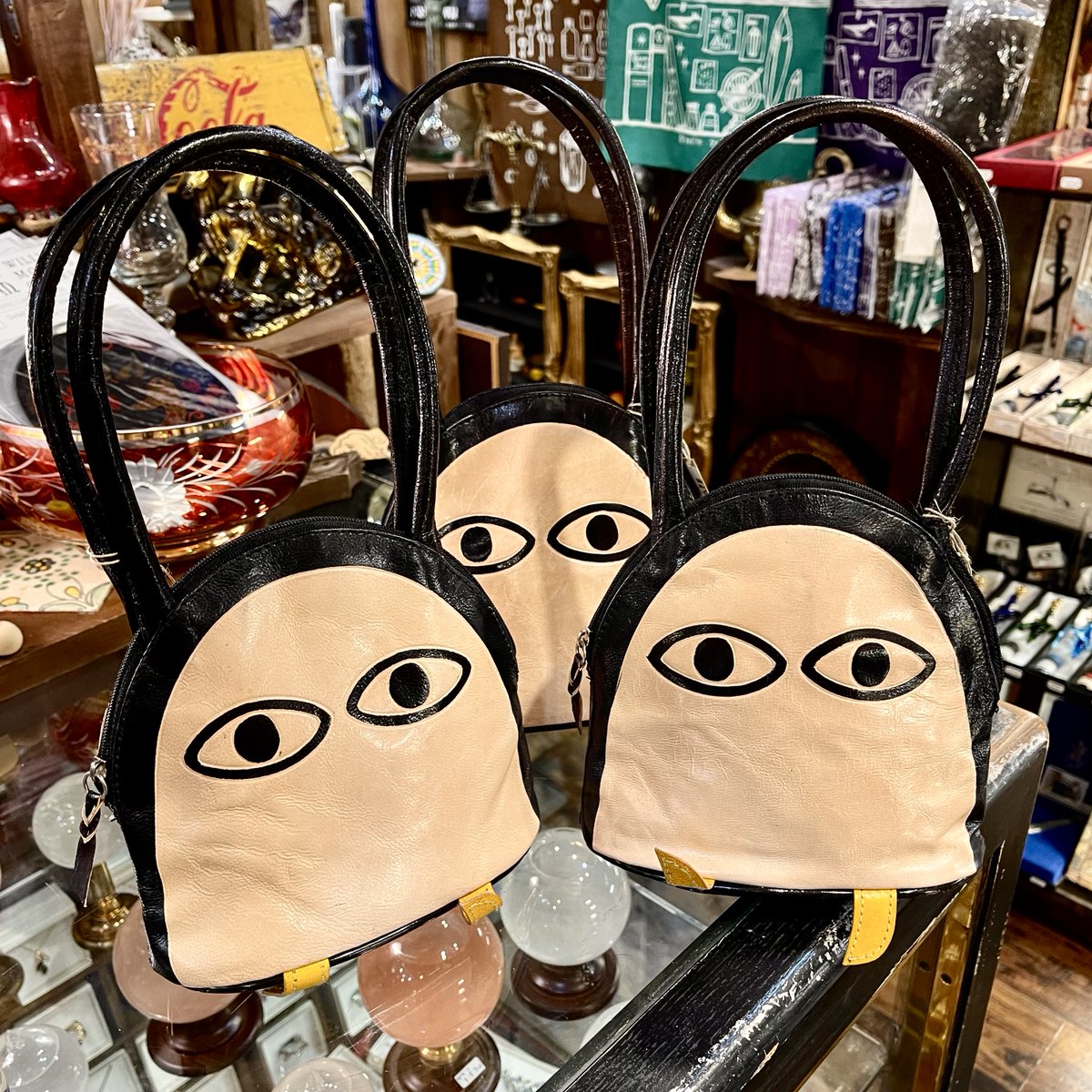 ハンドバッグ「メジェド」👜