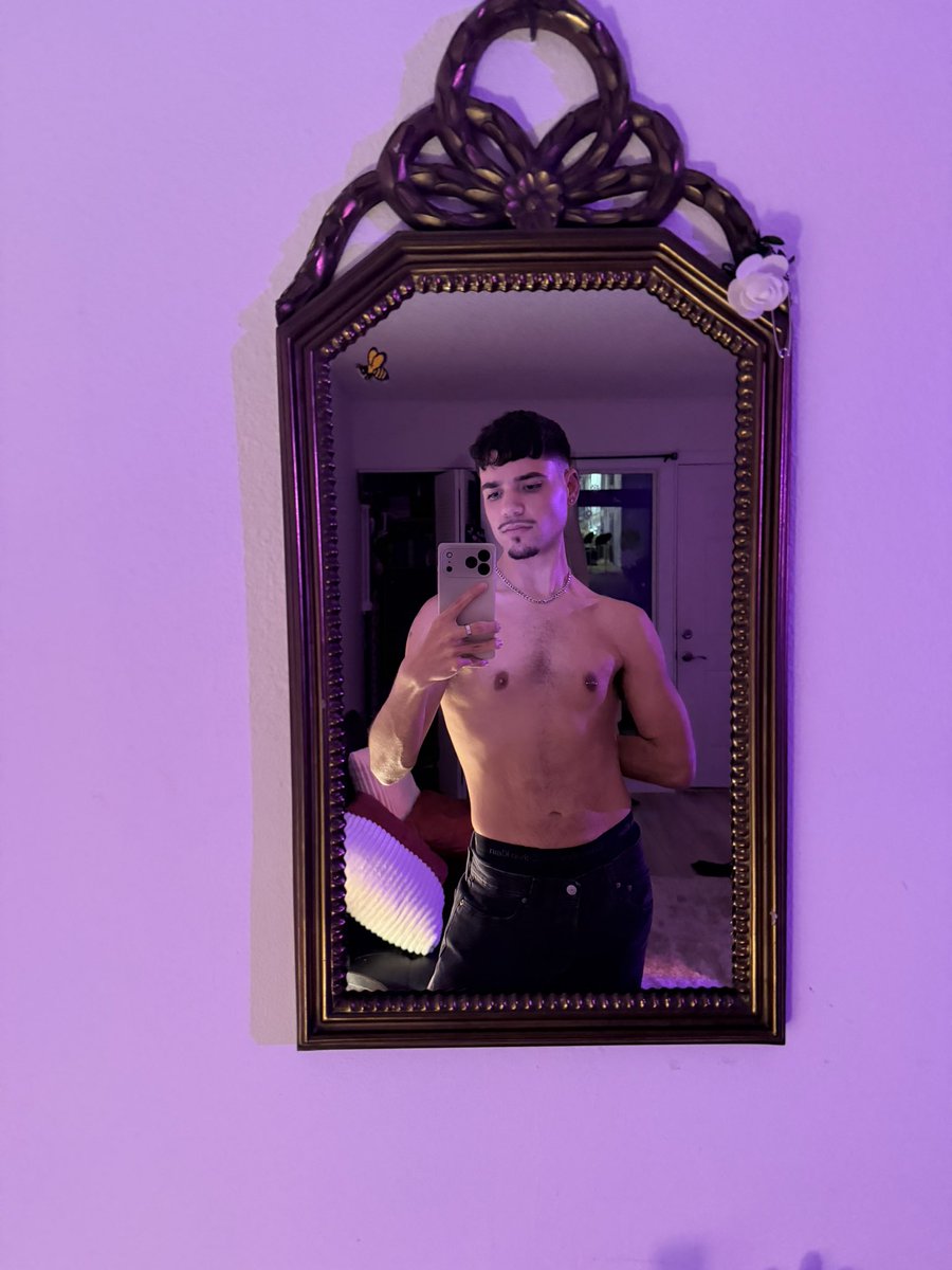 cdaniel1997's tweet photo. 🌝 https://t.co/AwUjxJlwER