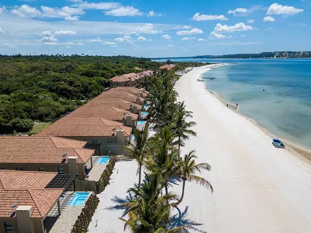 tourskm_'s tweet photo. The Jewel of Mozambique
The resort offers the ultimate tropical beach holiday and pristine beach.
KM TOURS can plan your getaway
Get in touch 
📞+27 72 244 8078
✉️travel@kmtours.co.za
👩🏻‍💻https://t.co/nIbyKBXXI7
#KmToursTravel #AventureAwaits #BucketList #Mozambique #ViralVacations https://t.co/7ZTU5TnJkR