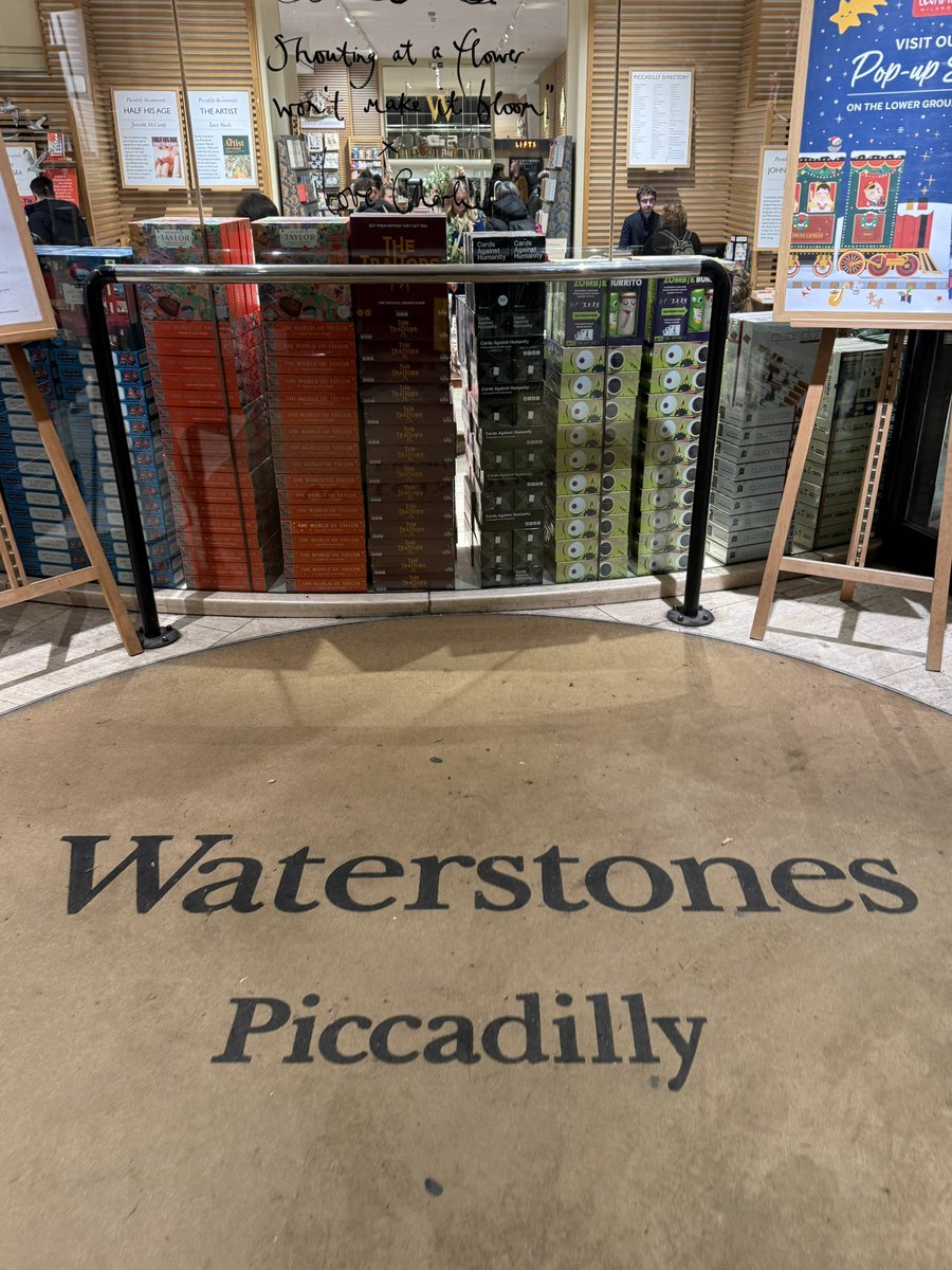 ashalexcooper's tweet image. Thanks to the team at @WaterstonesPicc for inviting me to sign #mindfulsoldier. If you’d like a copy with a personal motivational message inside, head to the 3rd floor #selfhelp section. Good luck. Onwards!

#resilience #inspiration #motivation