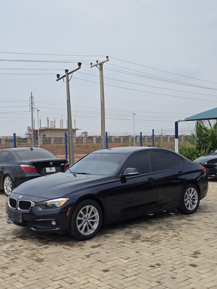 Neatly used BMW F30 320i
With duty fully paid ✅ 
Year: 2016
Price: 14,500,000
Location: Abuja 📍
Please Kindly help me repost 🙏 thank you..