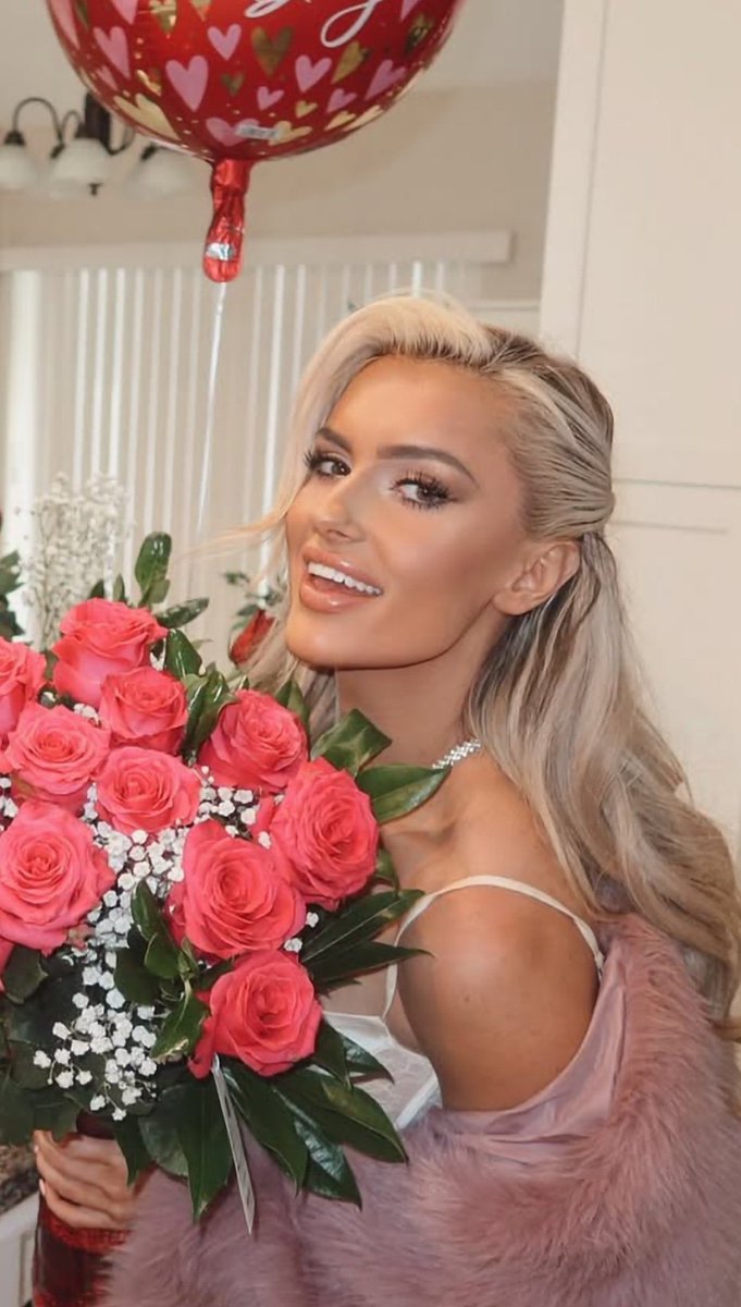 It Girl. | NOT @BlakeMonroeWWE. tweet media