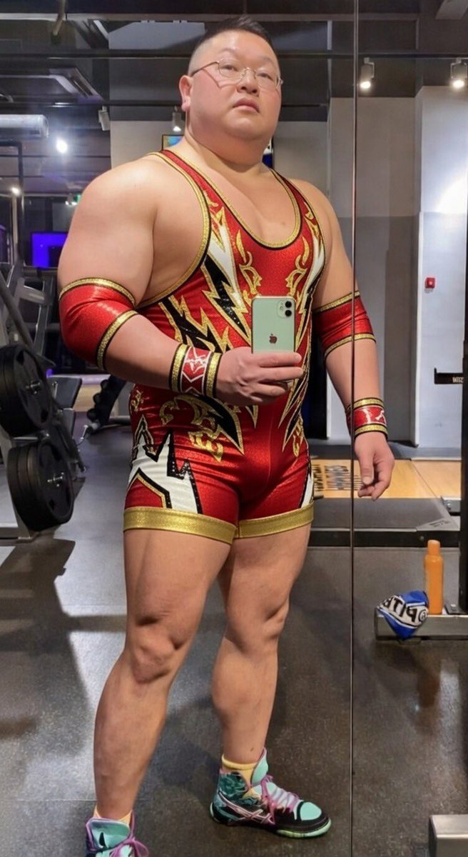 tsu_noba_ta_anx's tweet image. ジムシャツデザイン案作りほんと楽しい。次カスタムメイドするならこれにして、リングに上がりたい。サイバー柄めちゃ良くない？？ #madewithai