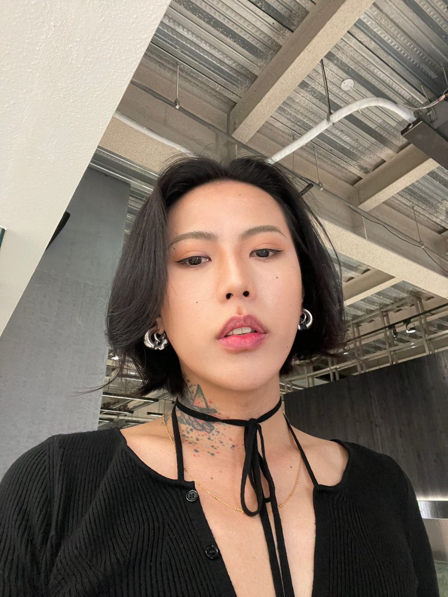 女明星 tweet media