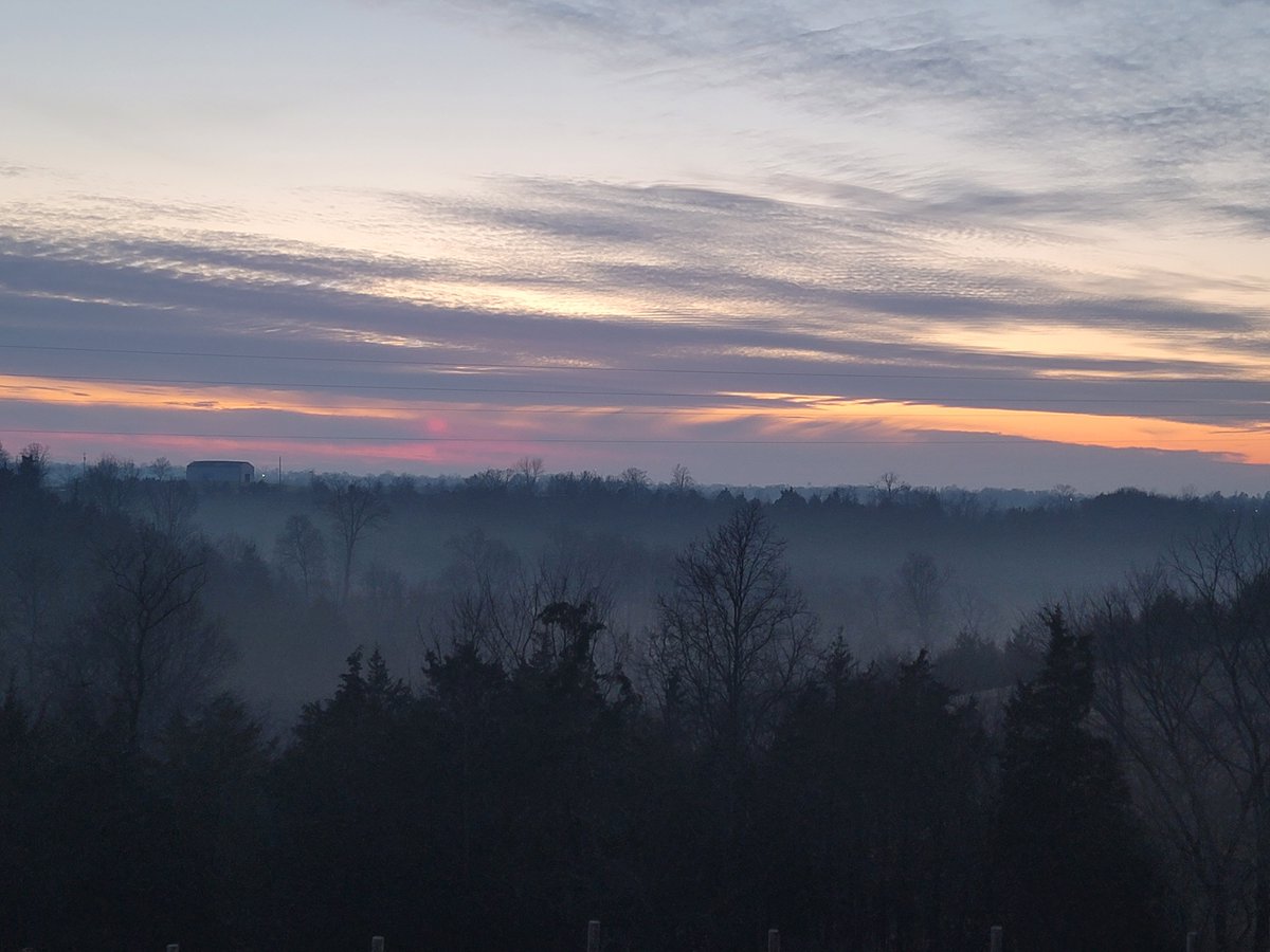 RunningWindward's tweet photo. @PettusWX Kentucky is pretty, too. This is my back yard view. https://t.co/XiUPUFYZ2D