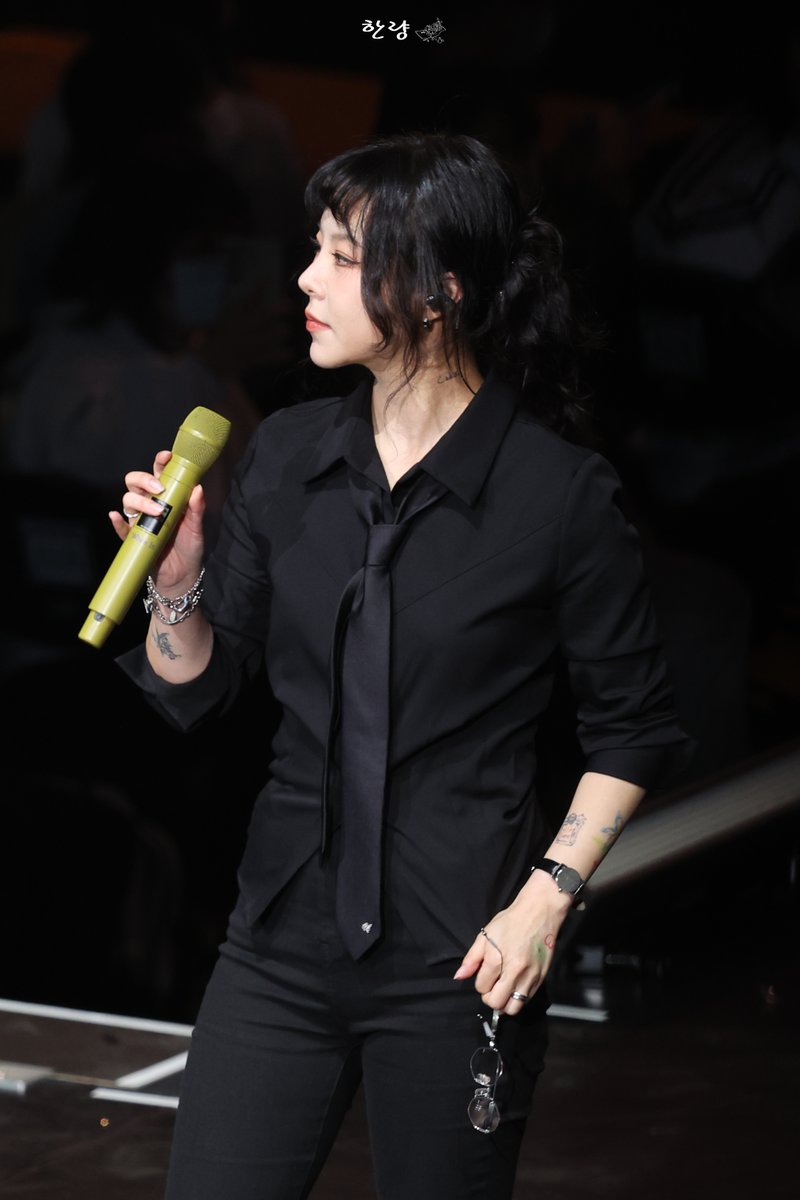 251213 휘인 OWHEECE 가오슝 팬콘서트

#휘인 #WheeIn #마마무 #MAMAMOO