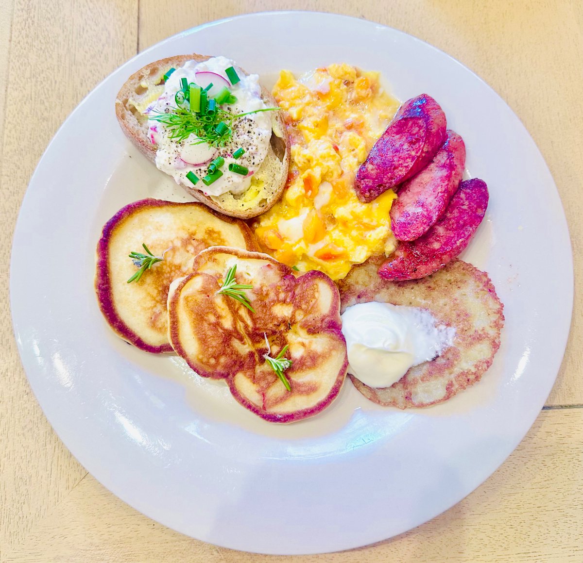 ST_Saki_'s tweet photo. Poland Lunch🥗✨ https://t.co/aT4RQkuiBR