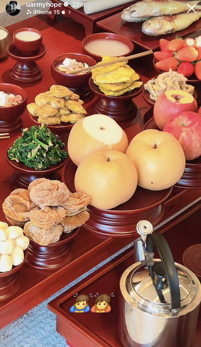 uarmyhope | Instagram

Hobi sharing his New Years!