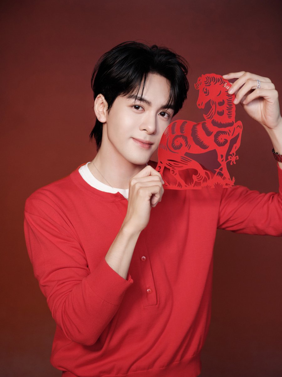 #ZengShunxi’s studio sends New Year’s greetings

More - weibo.com/5626706435/526…