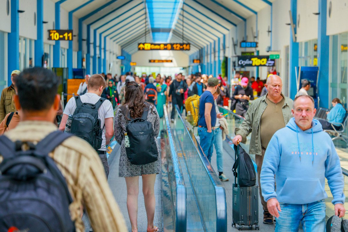 BIA_SriLanka's tweet photo. We’re thrilled to announce that AASL has set a new record, facilitating the highest no of passenger movements in a single month by handling 1,045,097 passengers in Jan 2026 through #SriLankaAirports! This surpasses the previous record of 1,034,687 passengers recorded in Jan 2018. https://t.co/owaOHOeN2Y