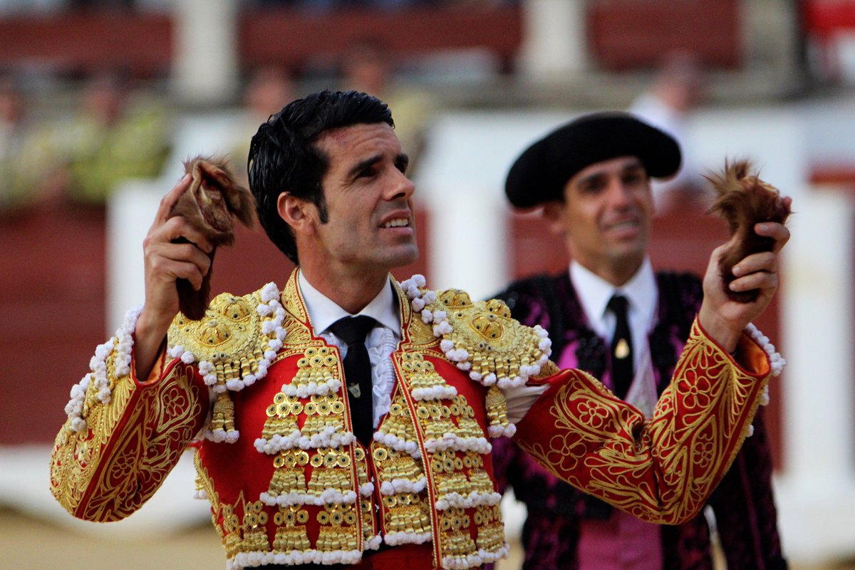 #16Feb | #Mérida | Emilio de Justo hace el toreo más puro de la feria, compartiendo triunfo con una carismática Olga Casado fronteradigital.com.ve/entrada/69670 | #Entretenimiento