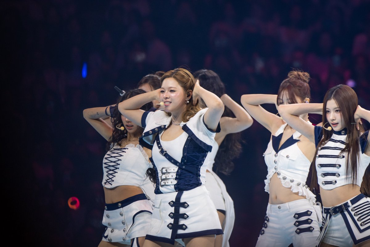 260201

#TWICE #트와이스
#NAYEON #나연 #JEONGYEON #정연 #MOMO #모모 
#SANA #사나 #JIHYO #지효 #MINA #미나
#DAHYUN #다현 #CHAEYOUNG #채영 #TZUYU #쯔위
#TWICE_6TH_WORLD_TOUR #THISISFOR
#TWICE_THISISFOR_WORLD_TOUR
#TWICE_THISISFOR_WORLD_TOUR_IN_DALLAS