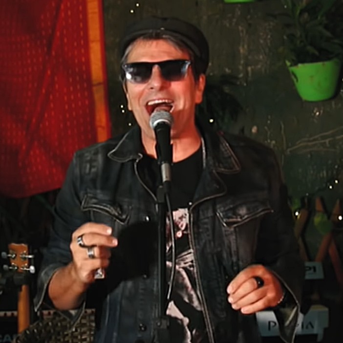 igormirandasite's tweet photo. Hoje, Evandro Mesquita faz 74 anos. Destacou-se como vocalista da Blitz, banda de enorme sucesso no início da década de 1980. Depois, conduziu uma carreira solo. Em paralelo, o “Paulão da Regulagem” trabalhou em vários filmes e novelas.

Temos fãs de Evandro Mesquita por aqui? https://t.co/i6ntO6LINA