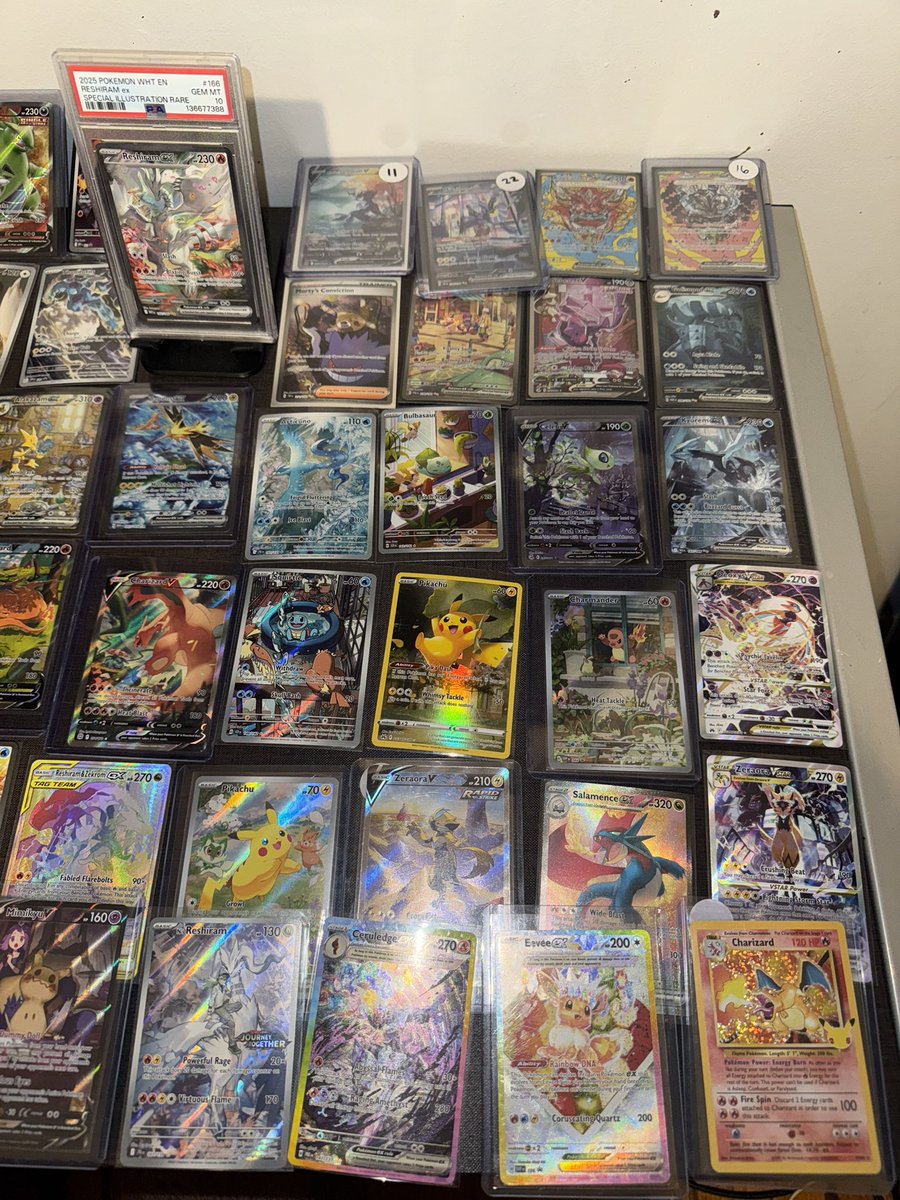 hydra468's tweet photo. 🚨 CLAIM SALE 🚨

only have bubble mailers so +5 for shipping

COMMENT / DM WHAT YOU WANT! 

retweets are appreciated i love ya all, thank u https://t.co/bqkOq37Ovc